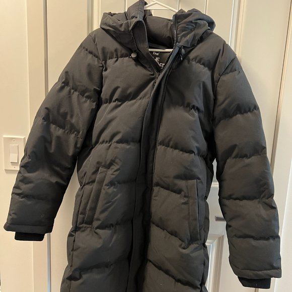 Aritzia - The Powder Parka (Mid- length) - Picture 2 of 9